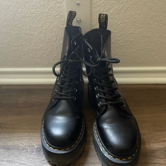 Hello Kitty Doc Martens - Picture 2 of 3